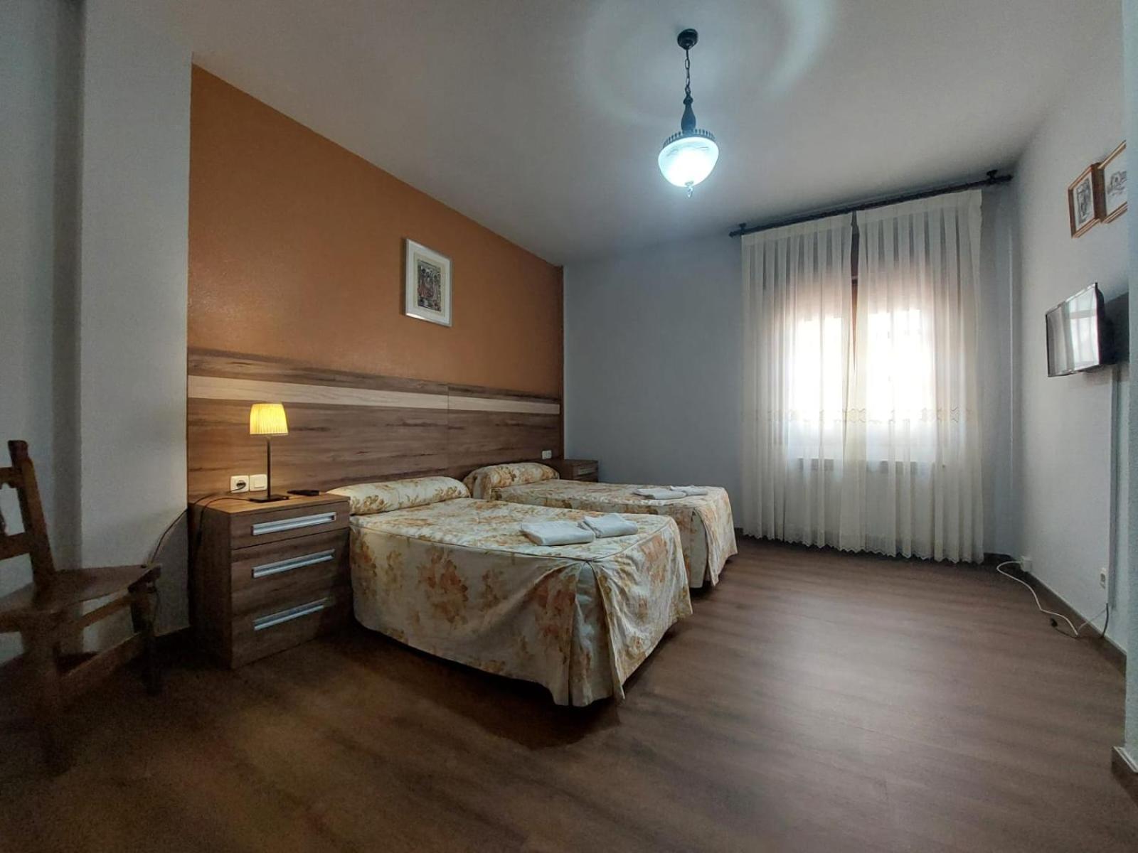 Hostal Restaurante Villa De เซปุลเวดา ภายนอก รูปภาพ