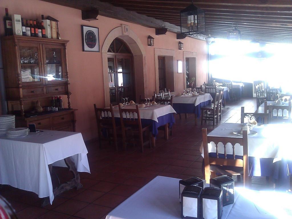 Hostal Restaurante Villa De เซปุลเวดา ภายนอก รูปภาพ